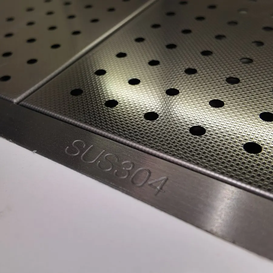 Inox 304, gravé dans la masse