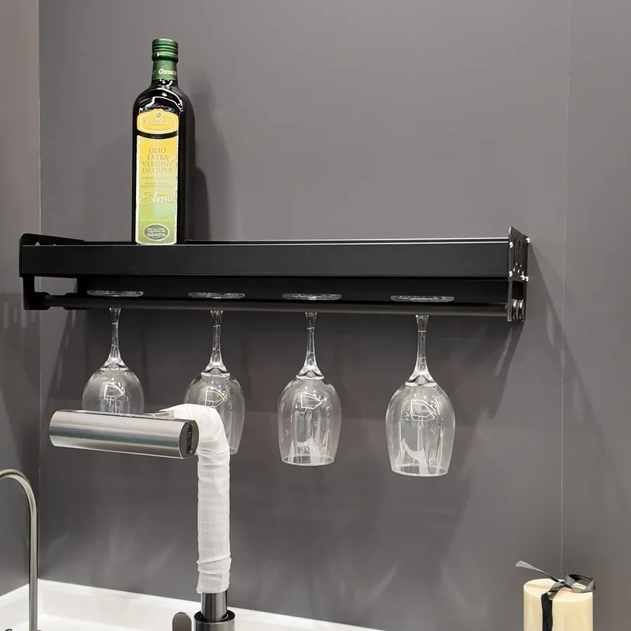 Porte-verres et étagère suspendus