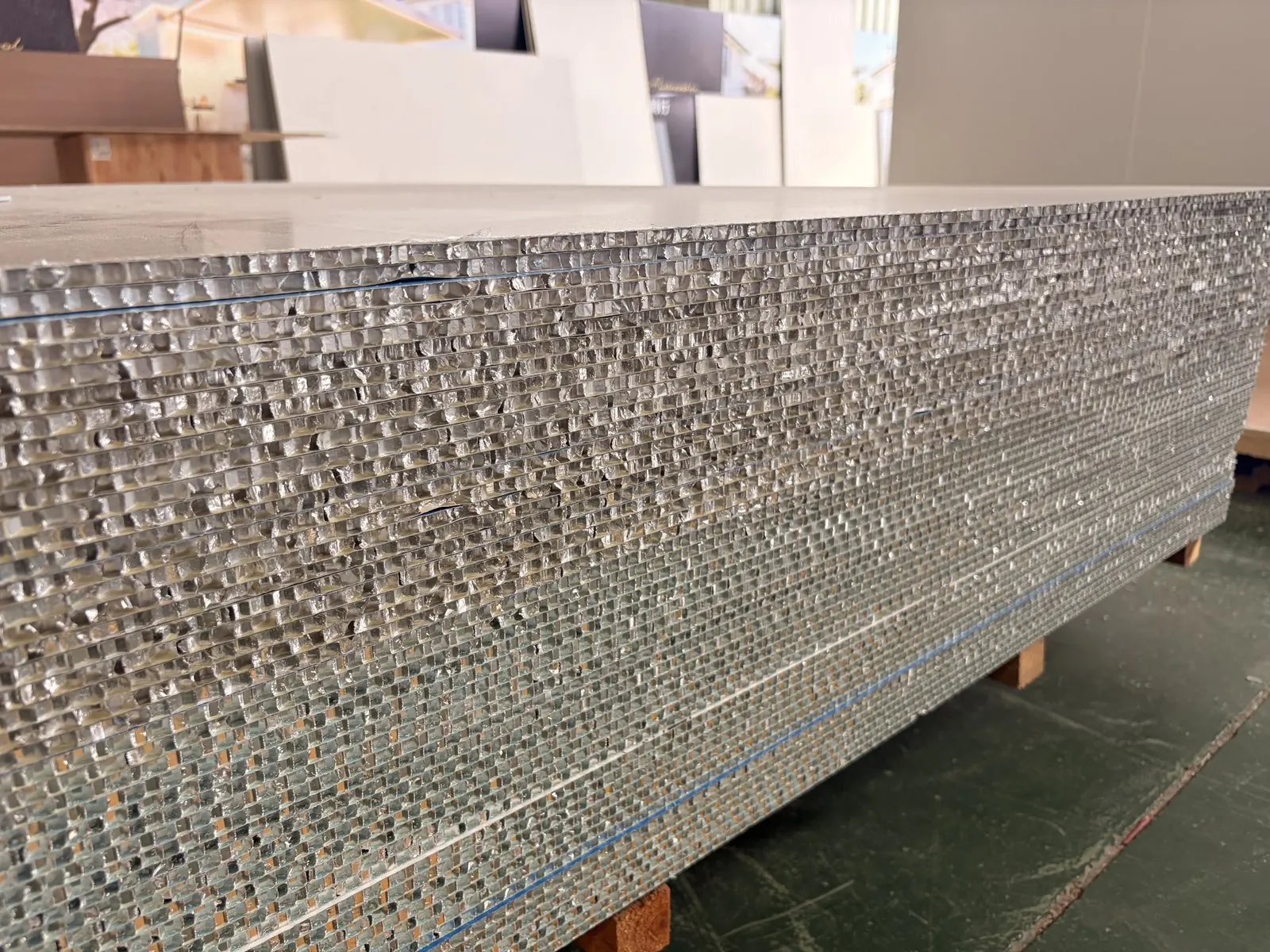 Panneau à âme en nid d’abeille aluminium