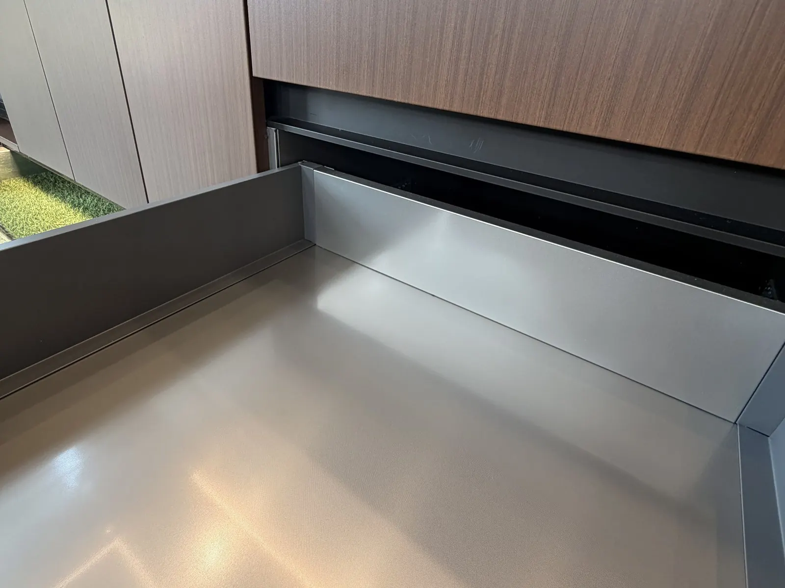 Intérieur d’un tiroir inox ouvert